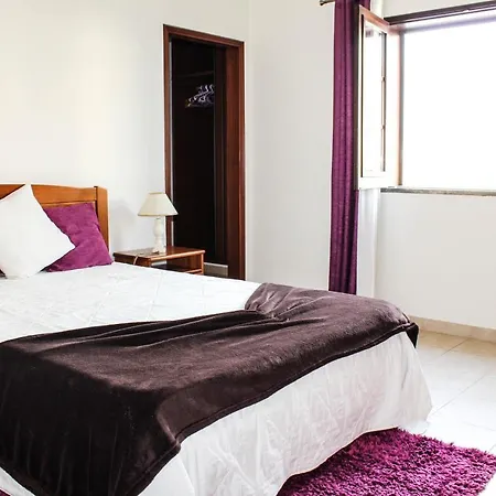 4 Bedrooom With Gated Pool Located Between Olhas Da Agua And Albuferia Villa *
